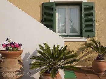 Moschona Apartment *